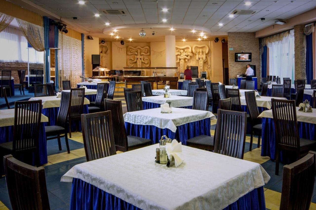 Tourist Hotel Minsk Exterior photo